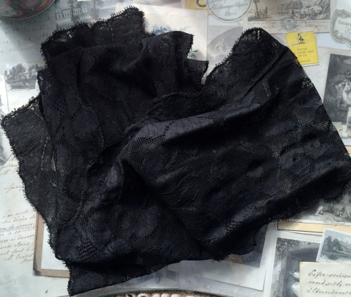 Preloved Black Fine Lace Petal Detail Scarf £20